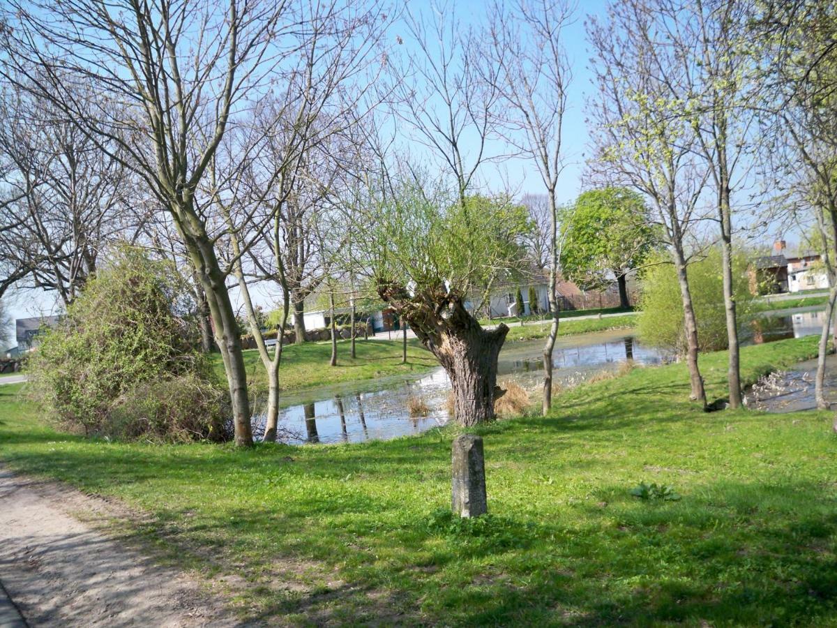 Haeuschen Im Gruenen Jornstorf Exterior foto