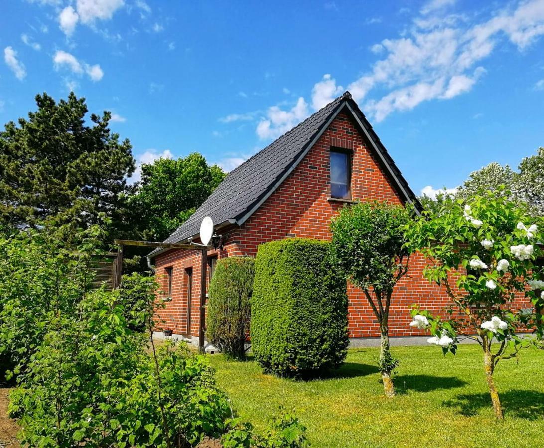 Haeuschen Im Gruenen Jornstorf Exterior foto